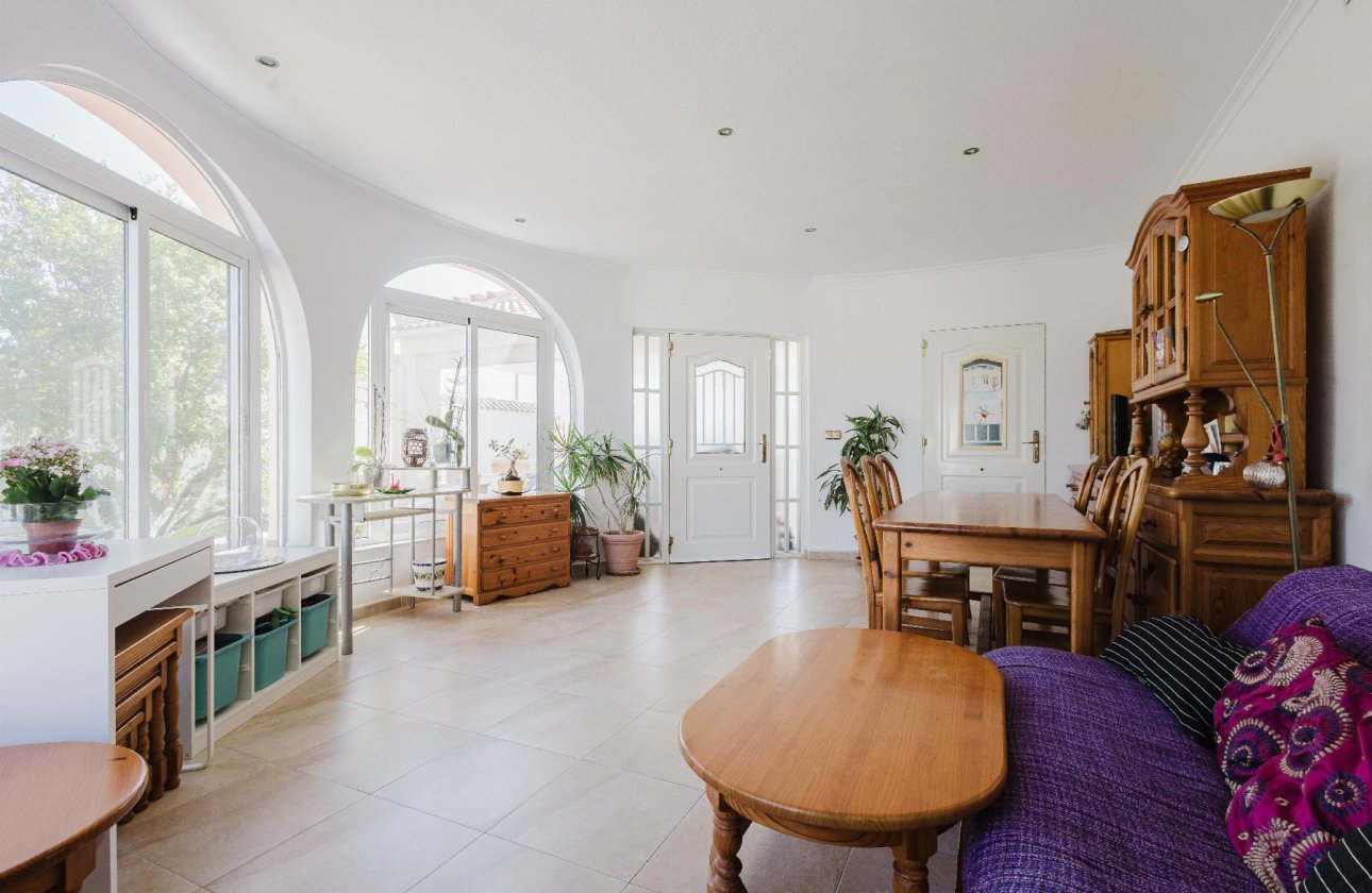 Resale - Villa -
Torrevieja - Costa Blanca