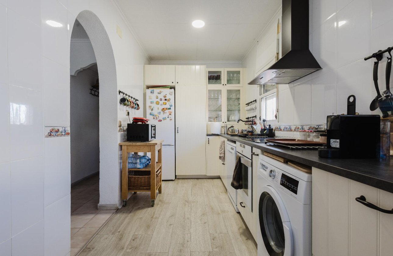 Resale - Villa -
Torrevieja - Costa Blanca