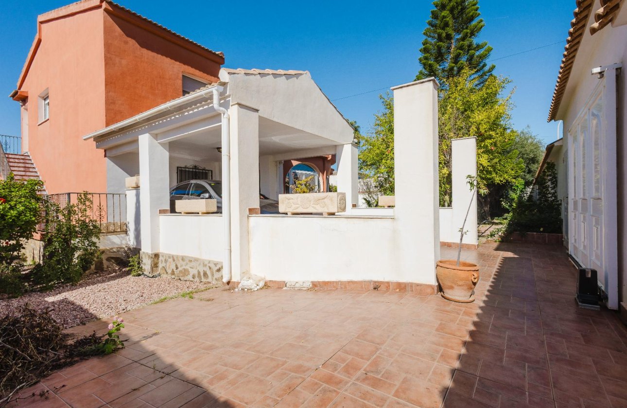 Resale - Villa -
Torrevieja - Costa Blanca