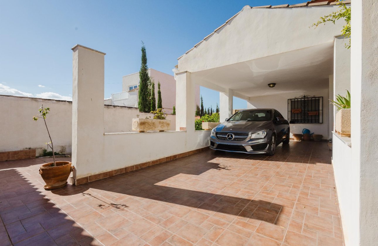 Resale - Villa -
Torrevieja - Costa Blanca