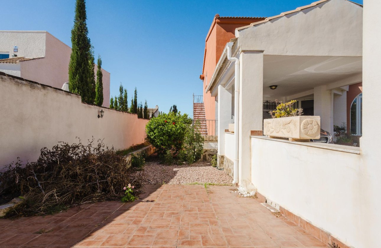 Resale - Villa -
Torrevieja - Costa Blanca