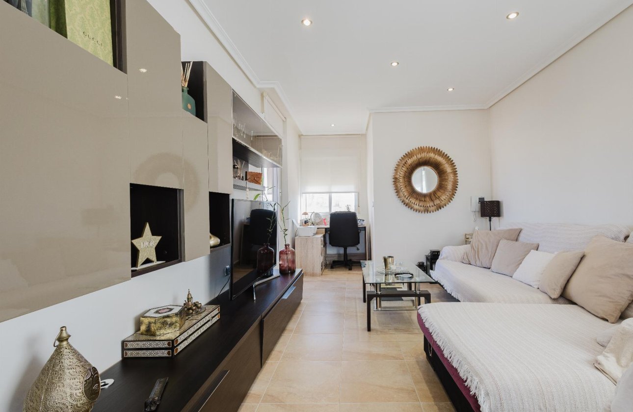 Resale - Villa -
Torrevieja - Costa Blanca