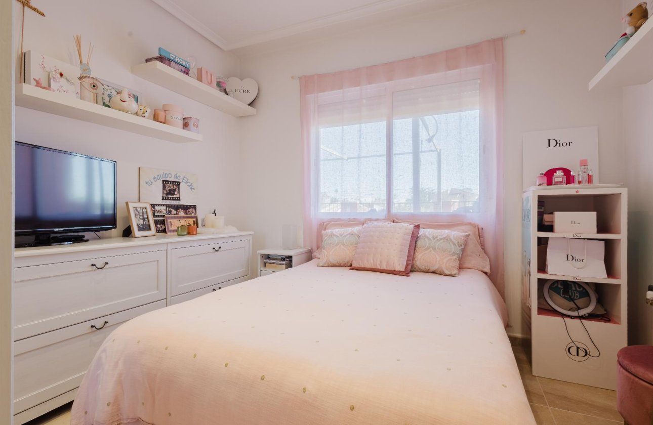 Resale - Villa -
Torrevieja - Costa Blanca