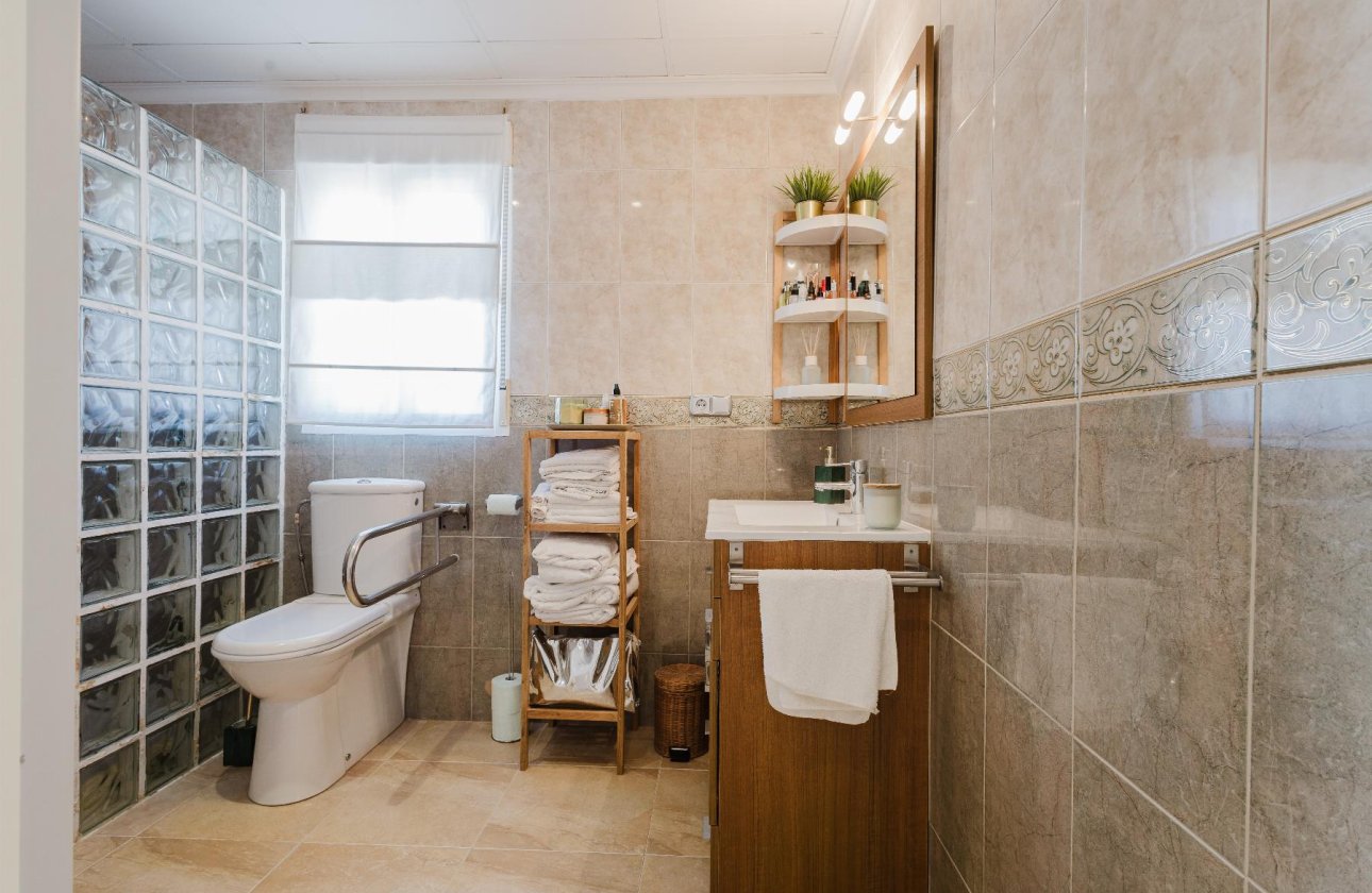 Resale - Villa -
Torrevieja - Costa Blanca