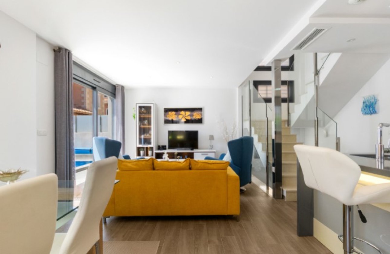 Resale - Villa -
Torrevieja - Costa Blanca