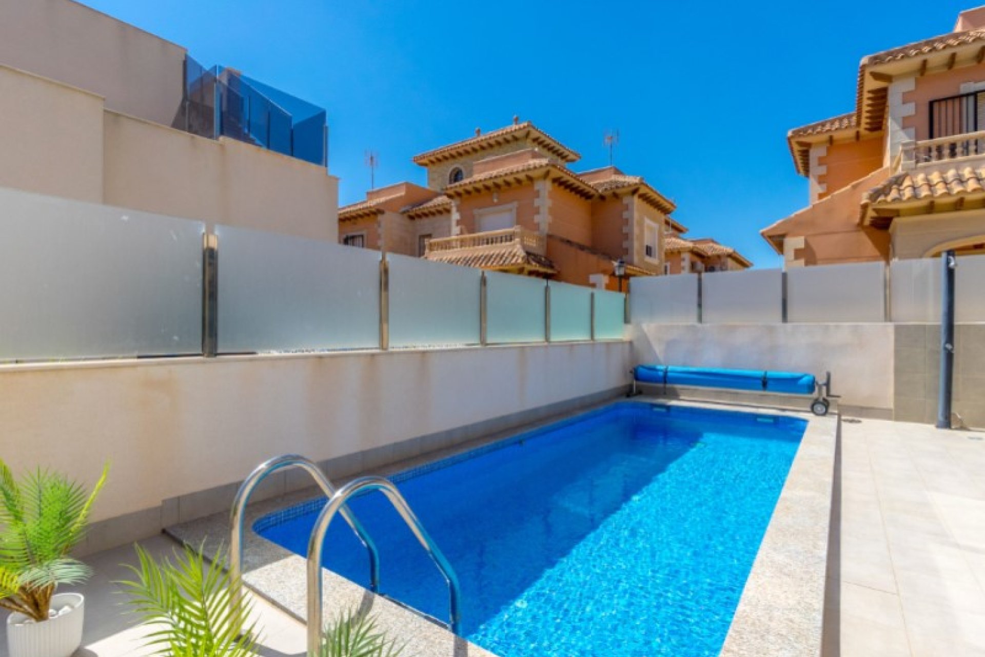 Resale - Villa -
Torrevieja - Costa Blanca