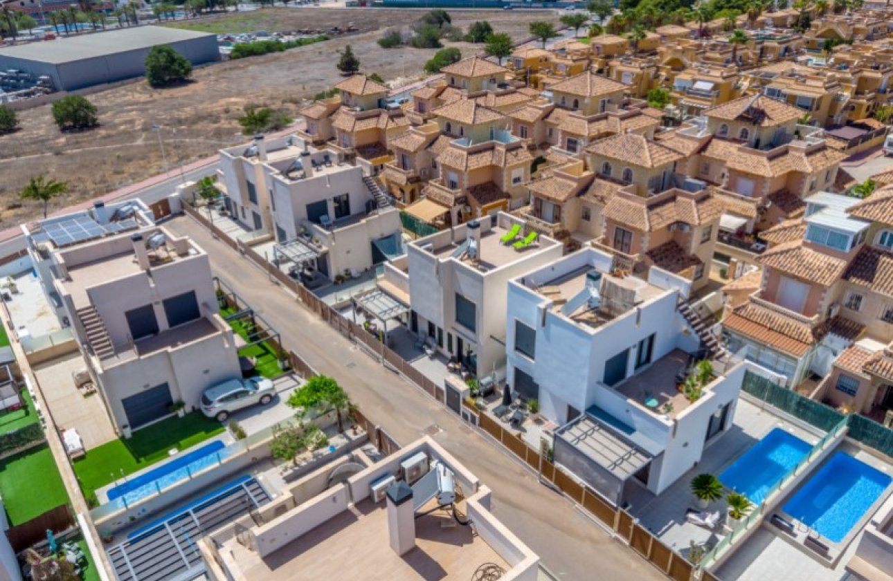 Resale - Villa -
Torrevieja - Costa Blanca