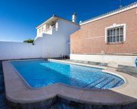 Resale - Villa -
Torrevieja - Costa Blanca