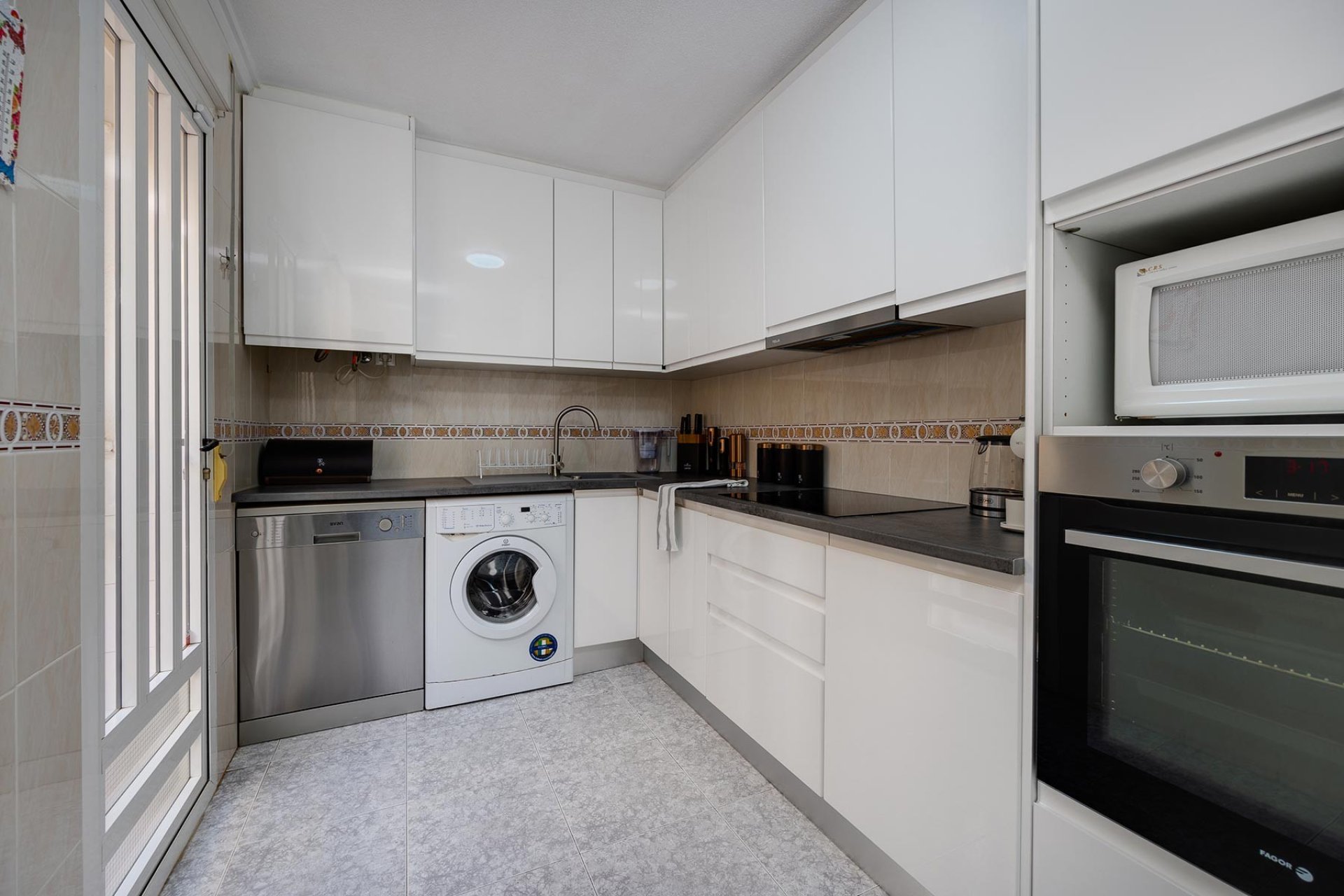 Resale - Villa -
Torrevieja - Costa Blanca