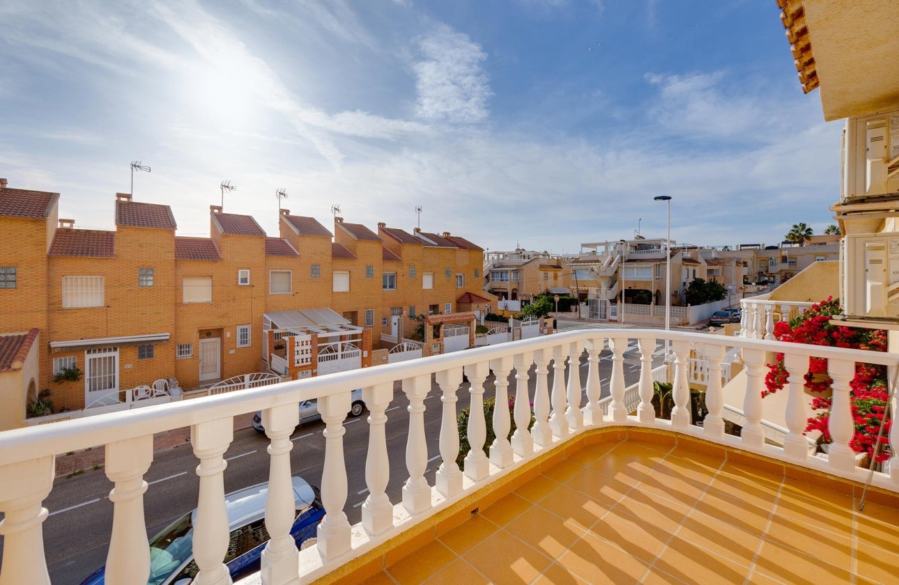 Resale - Villa -
Torrevieja - Costa Blanca
