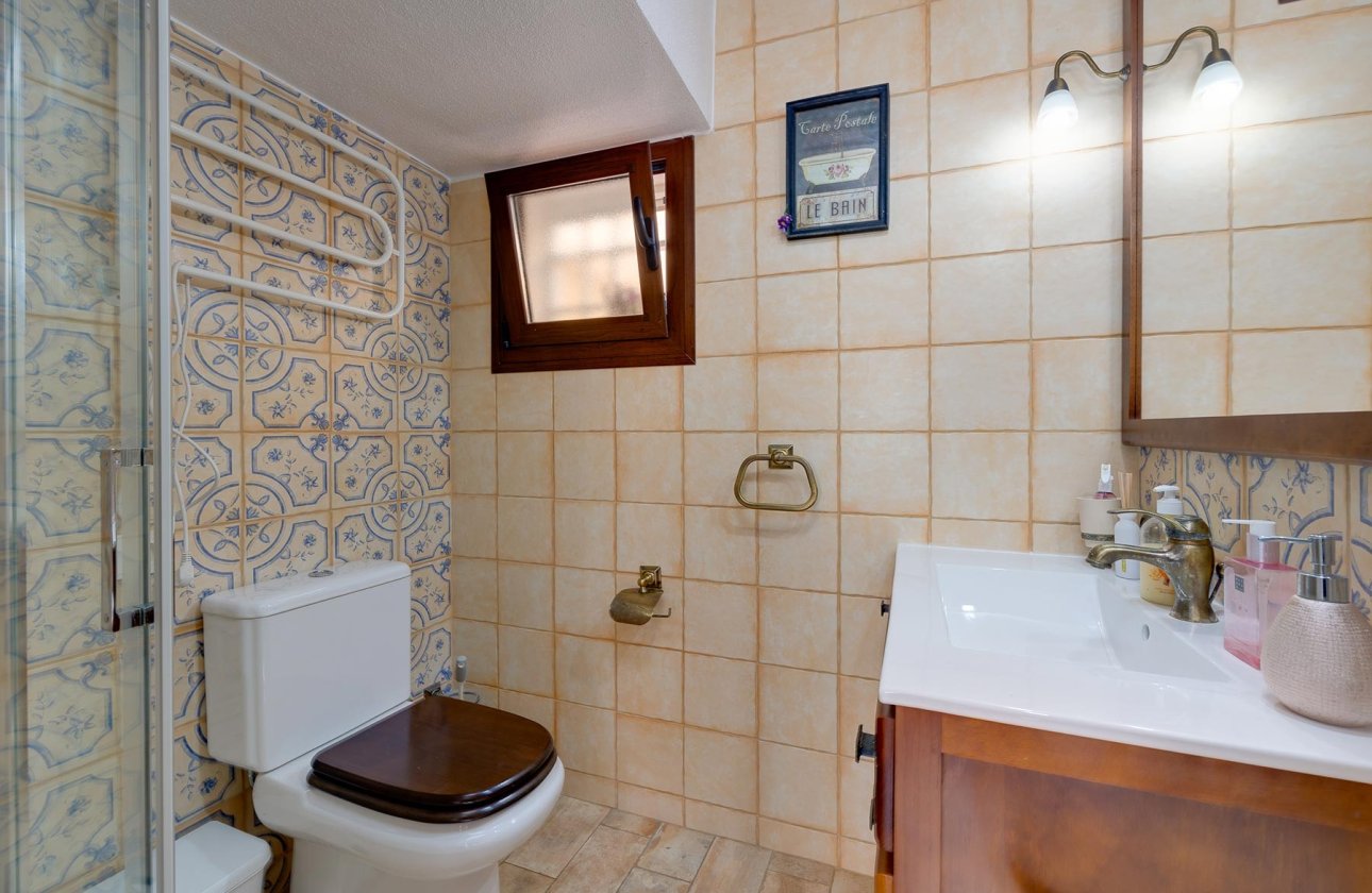 Resale - Villa -
Torrevieja - Costa Blanca