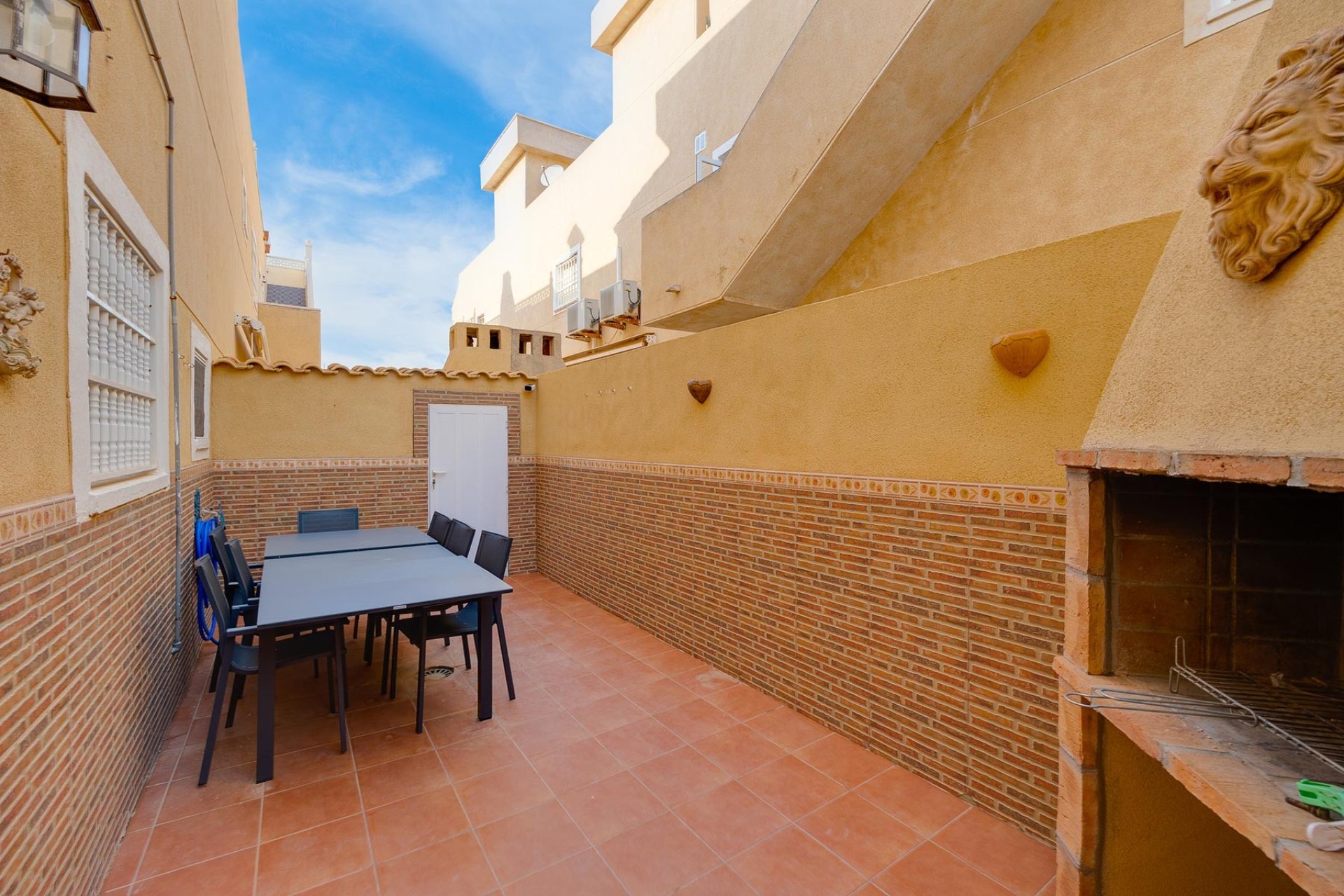 Resale - Villa -
Torrevieja - Costa Blanca