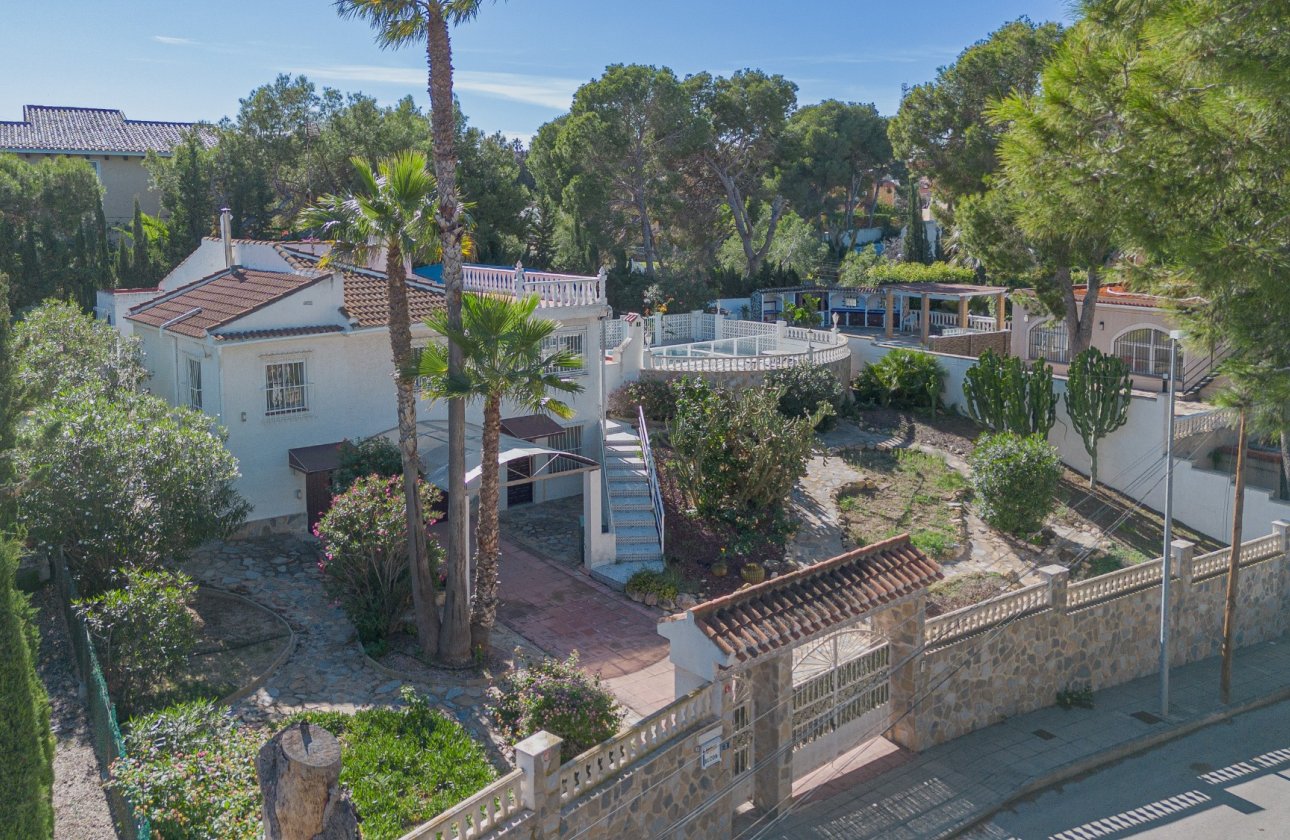 Resale - Villa -
Torrevieja - Costa Blanca