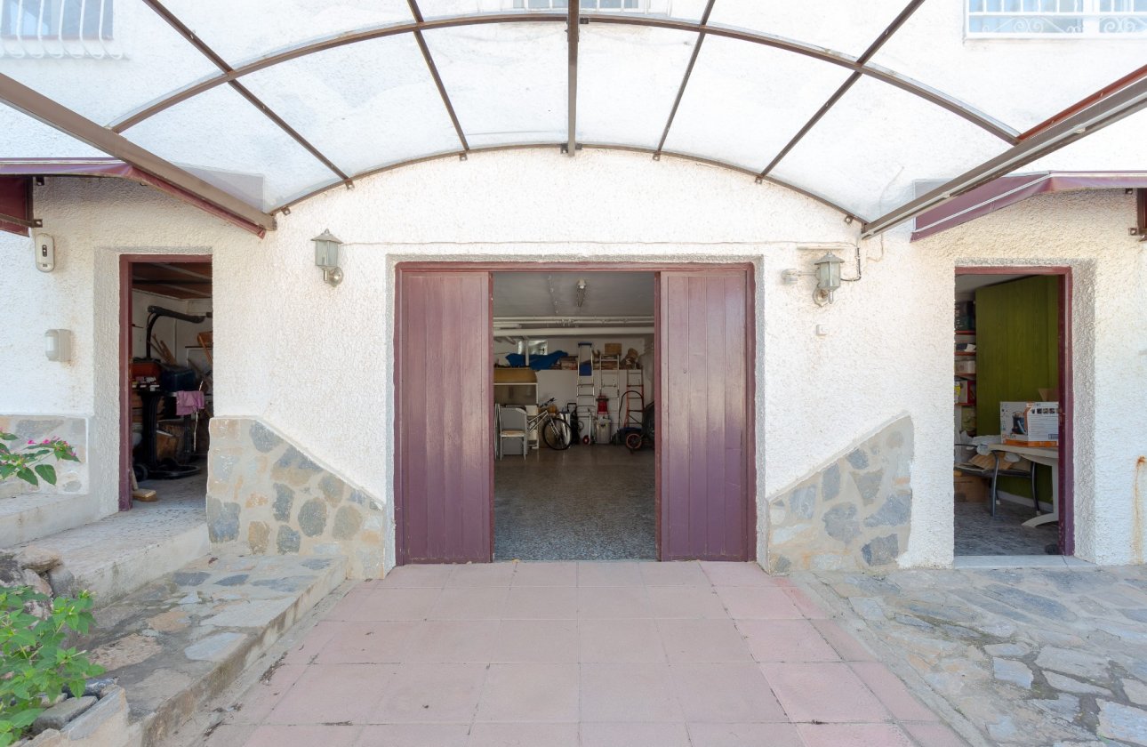 Resale - Villa -
Torrevieja - Costa Blanca