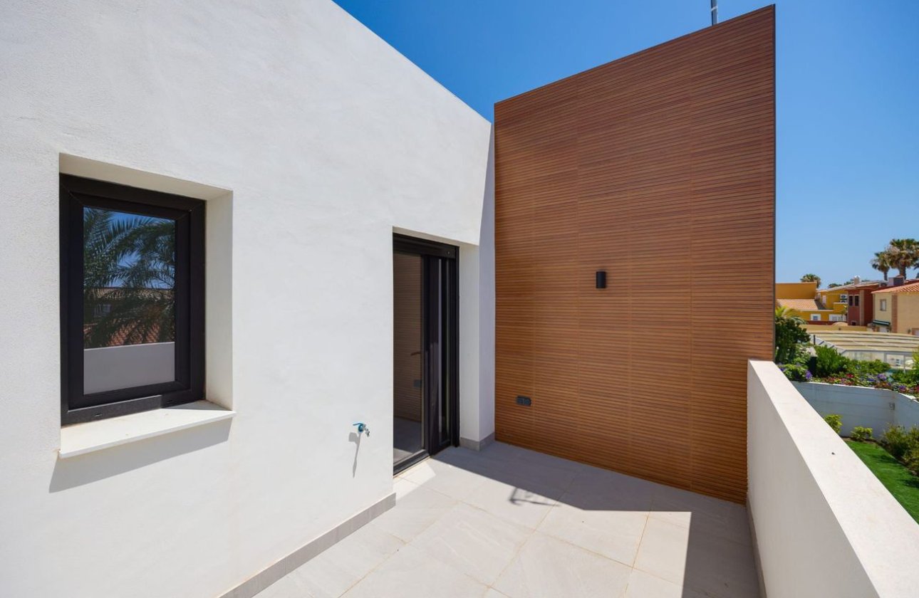 Resale - Villa -
Torrevieja - Costa Blanca