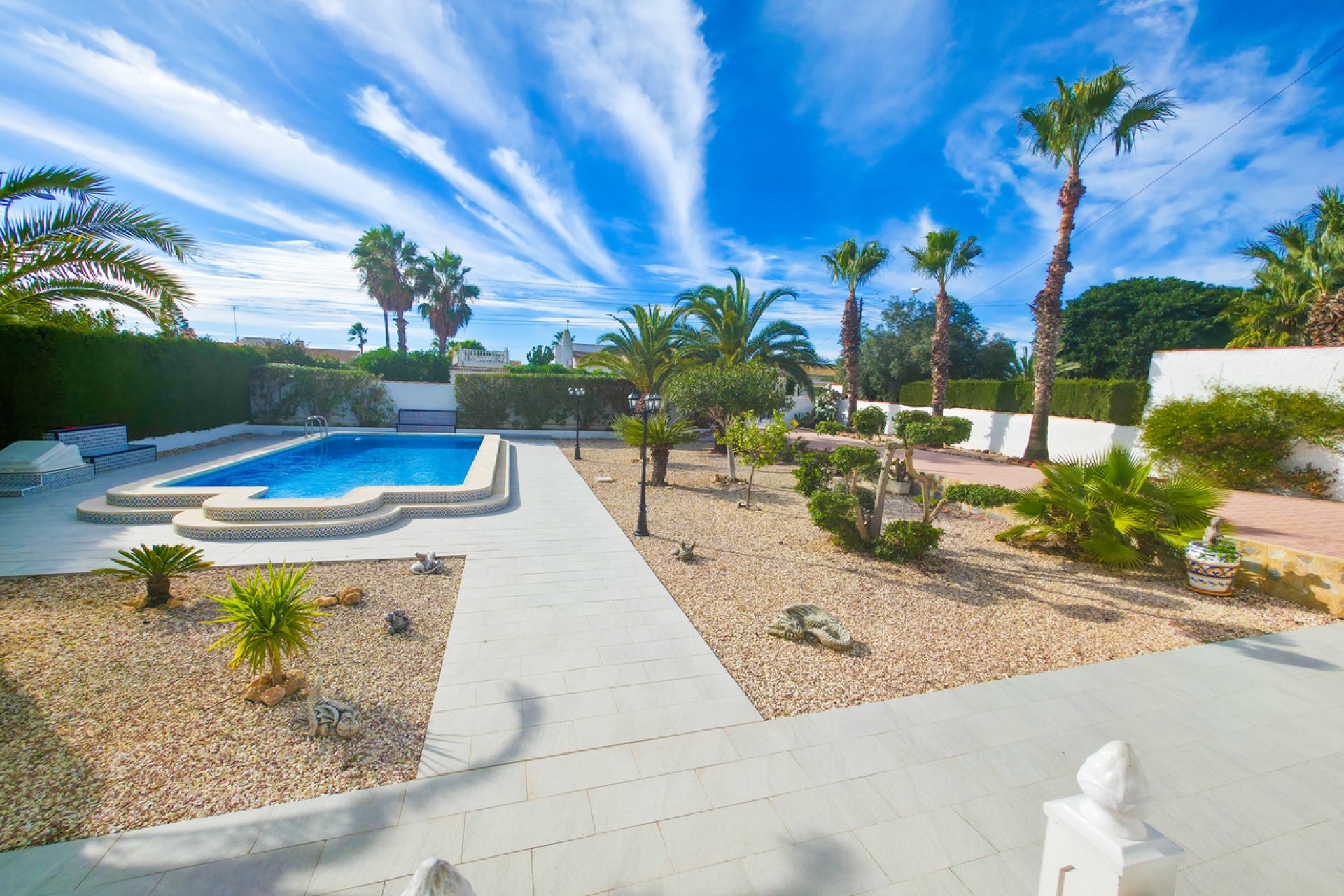 Resale - Villa -
Torrevieja - Costa Blanca