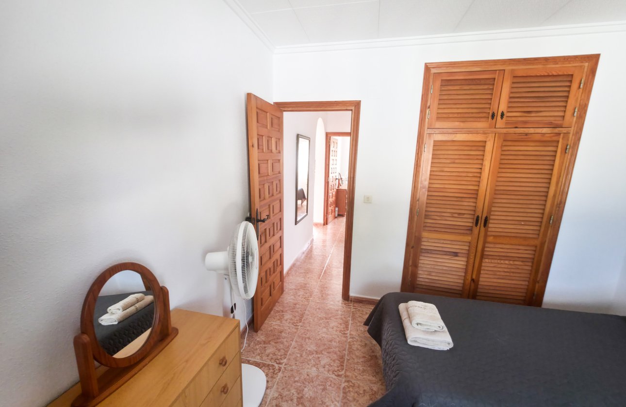 Resale - Villa -
Torrevieja - Costa Blanca