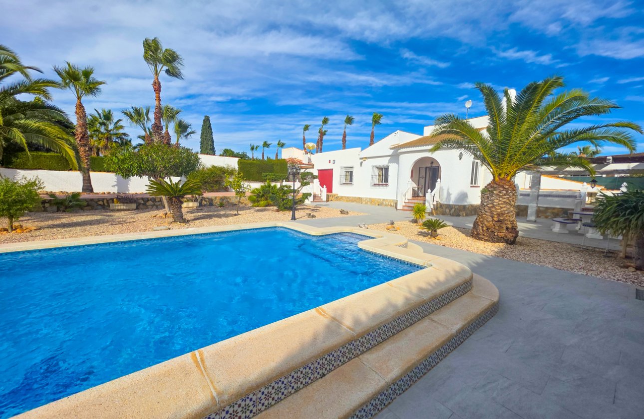 Resale - Villa -
Torrevieja - Costa Blanca