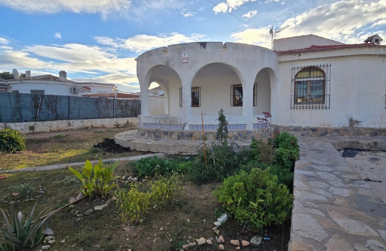 Resale - Villa -
Torrevieja - Costa Blanca