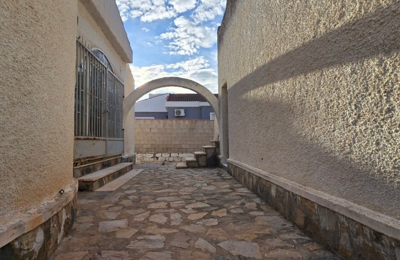 Resale - Villa -
Torrevieja - Costa Blanca