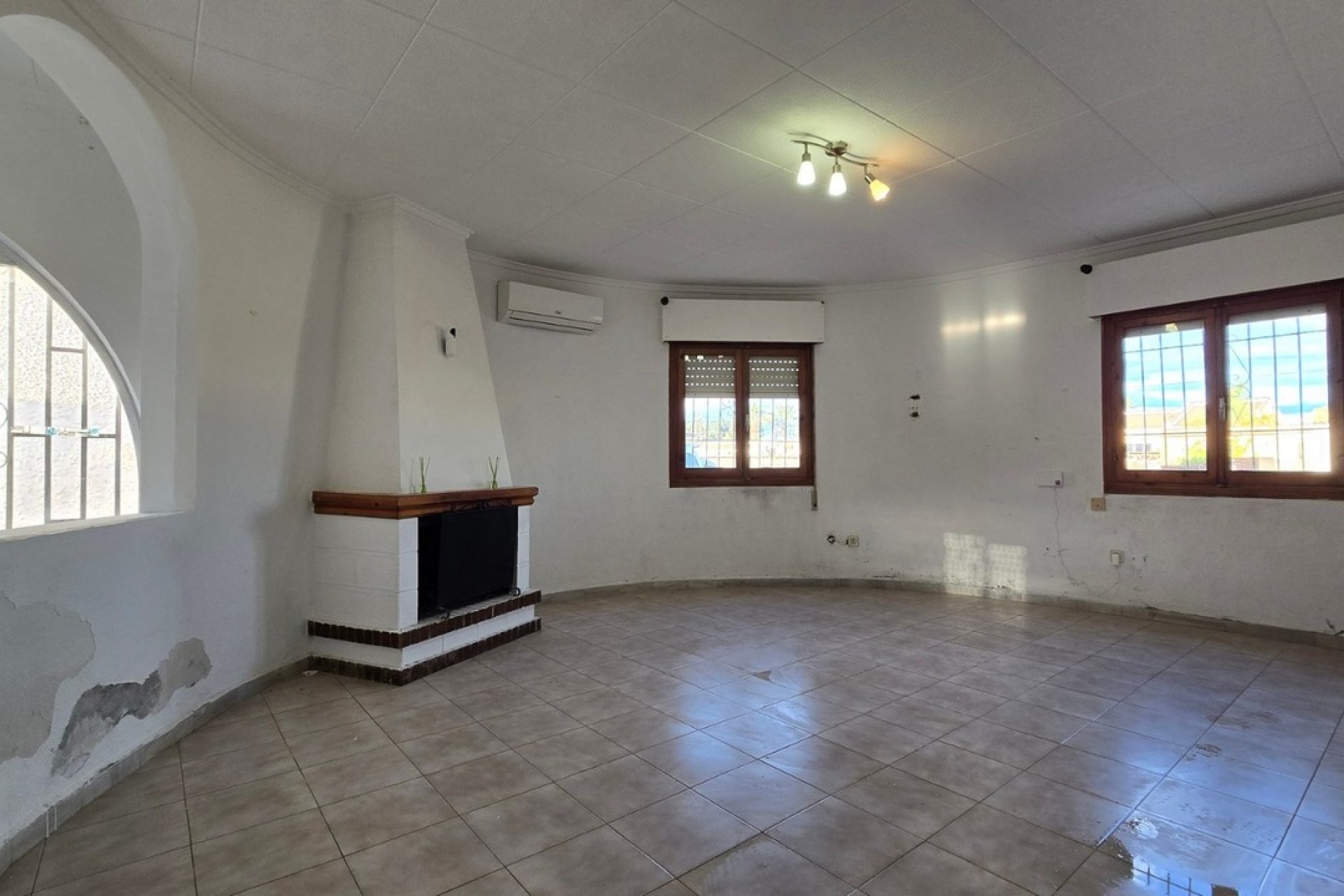 Resale - Villa -
Torrevieja - Costa Blanca
