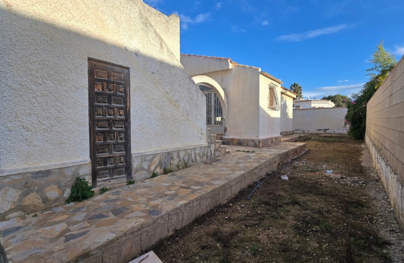 Resale - Villa -
Torrevieja - Costa Blanca