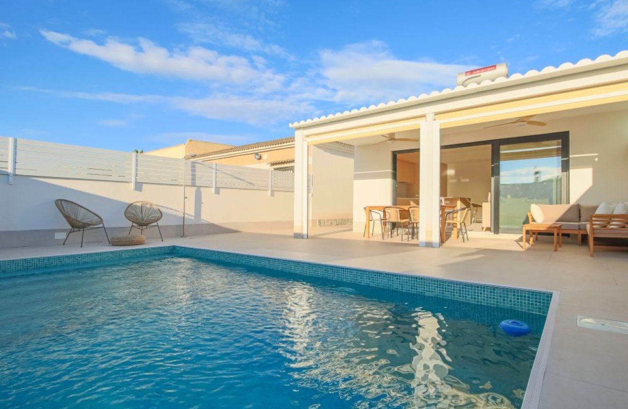 Resale - Villa -
Torrevieja - Costa Blanca