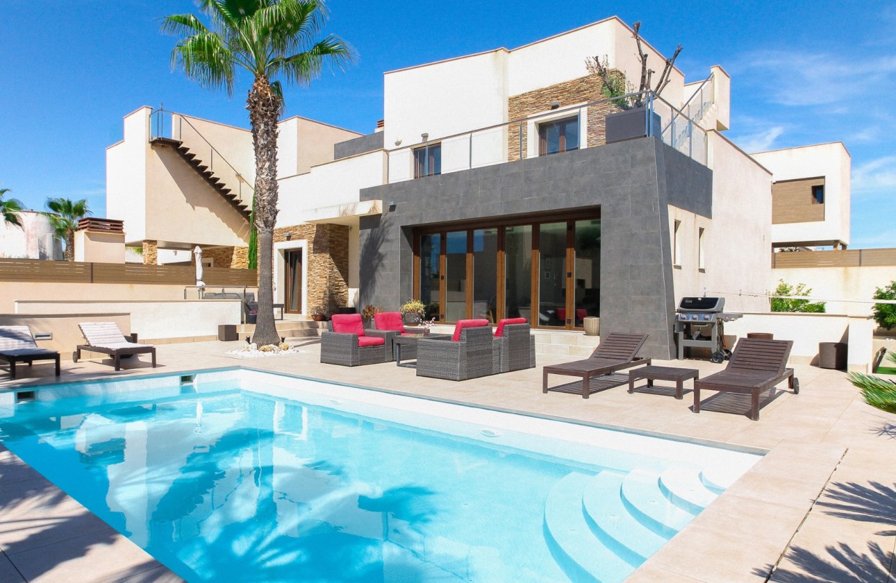 Resale - Villa -
Torrevieja - Costa Blanca
