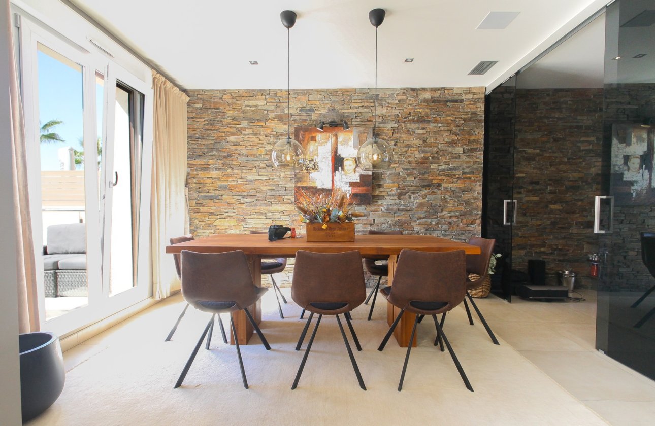 Resale - Villa -
Torrevieja - Costa Blanca