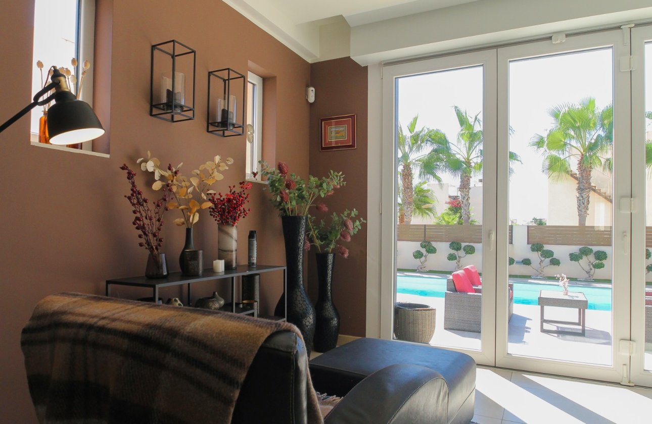 Resale - Villa -
Torrevieja - Costa Blanca