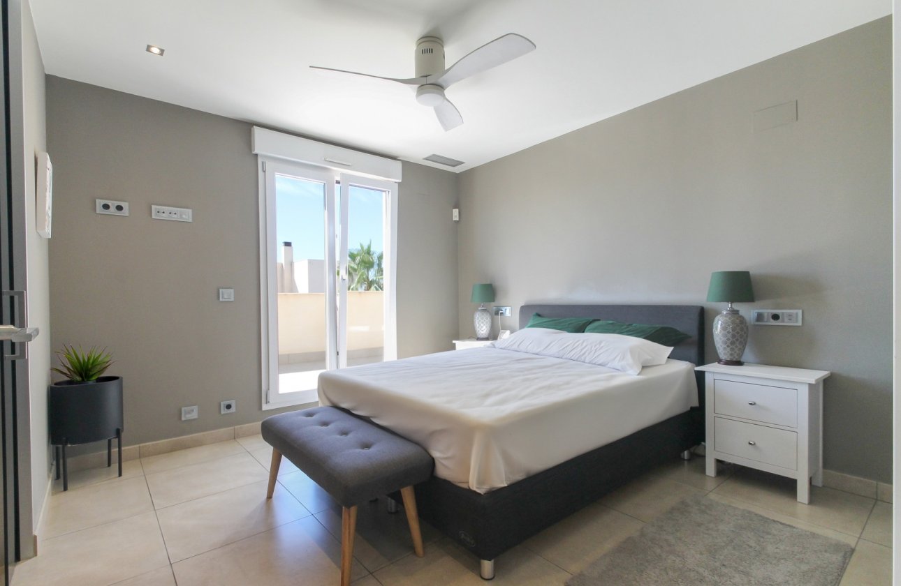 Resale - Villa -
Torrevieja - Costa Blanca
