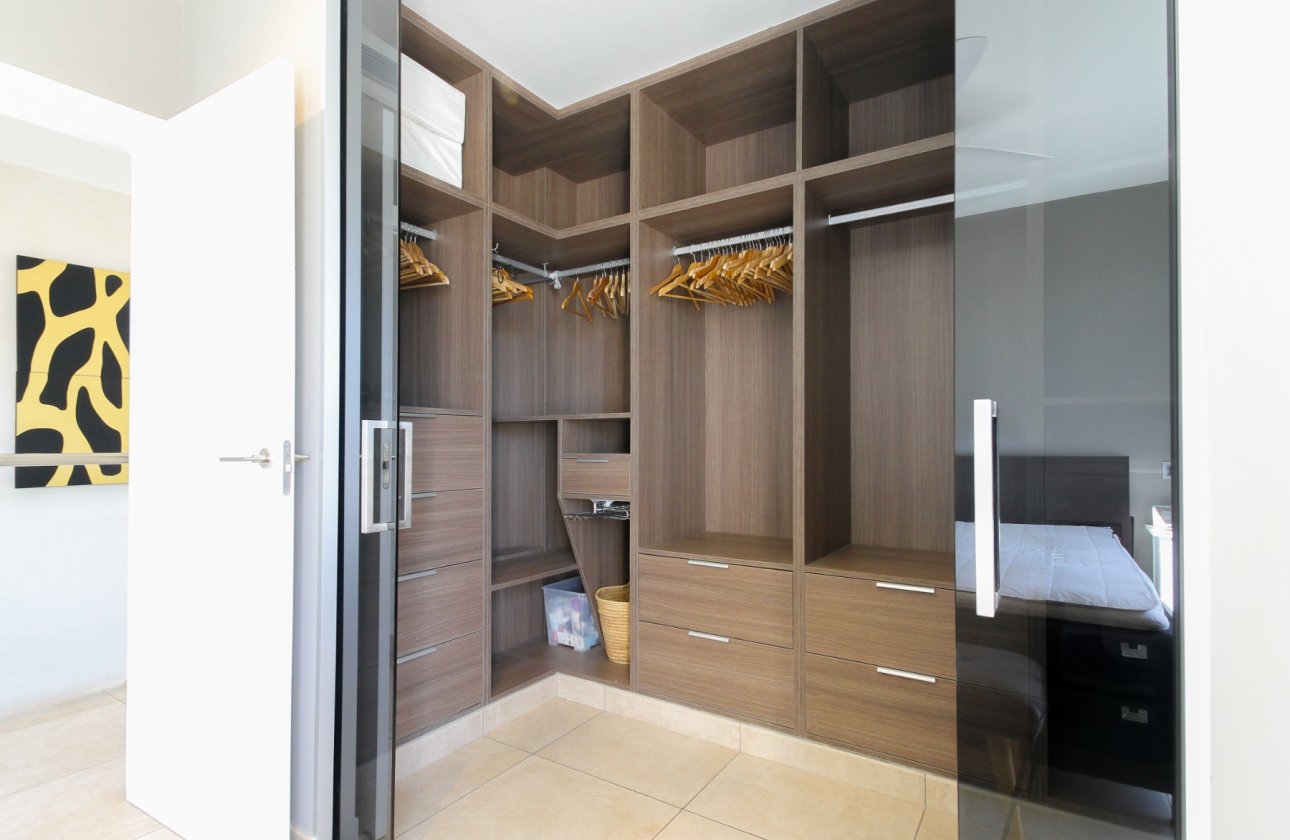 Resale - Villa -
Torrevieja - Costa Blanca