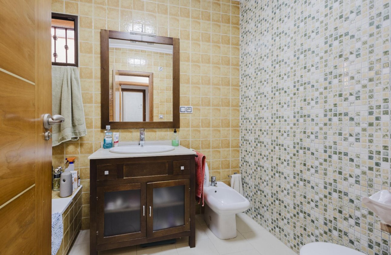 Resale - Villa -
Torrevieja - Costa Blanca