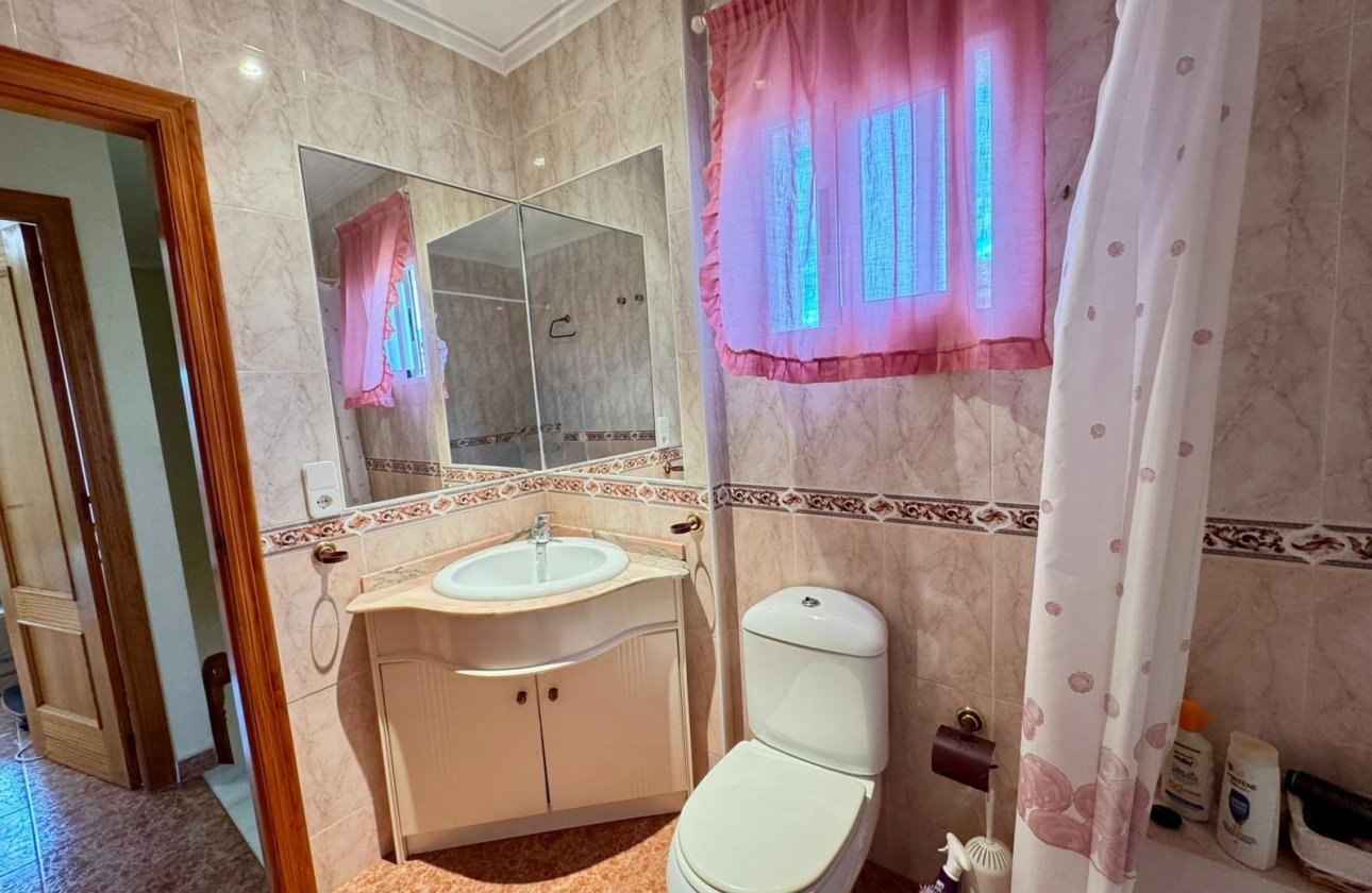 Resale - Villa -
Torrevieja - Costa Blanca