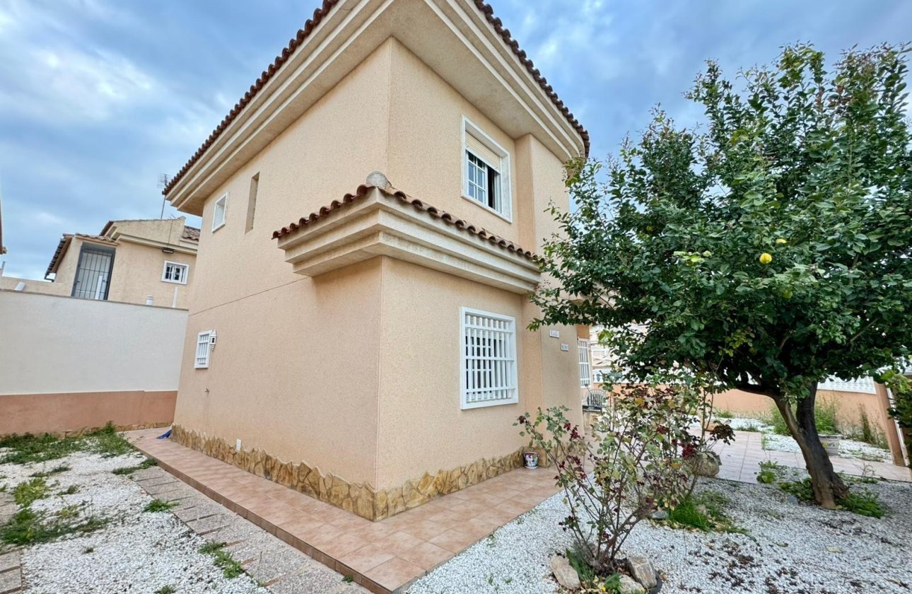 Resale - Villa -
Torrevieja - Costa Blanca