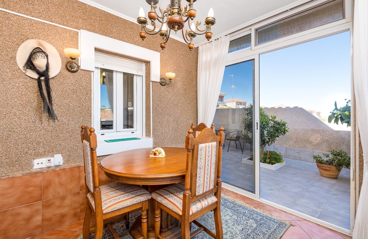 Resale - Villa -
Torrevieja - Costa Blanca