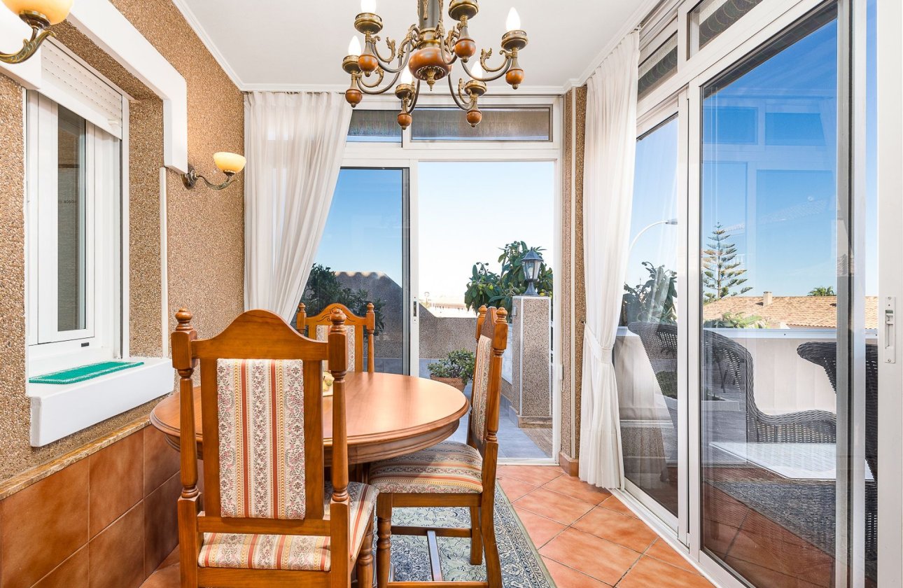 Resale - Villa -
Torrevieja - Costa Blanca