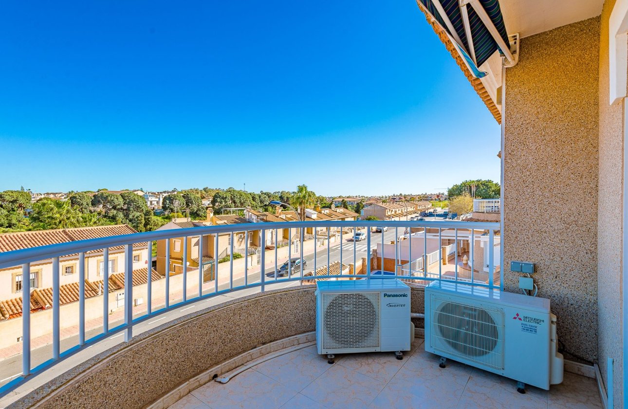 Resale - Villa -
Torrevieja - Costa Blanca