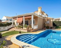 Resale - Villa -
Torrevieja - Costa Blanca