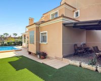 Resale - Villa -
Torrevieja - Costa Blanca