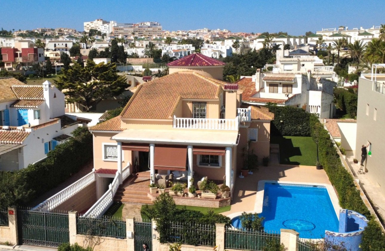 Resale - Villa -
Torrevieja - Costa Blanca