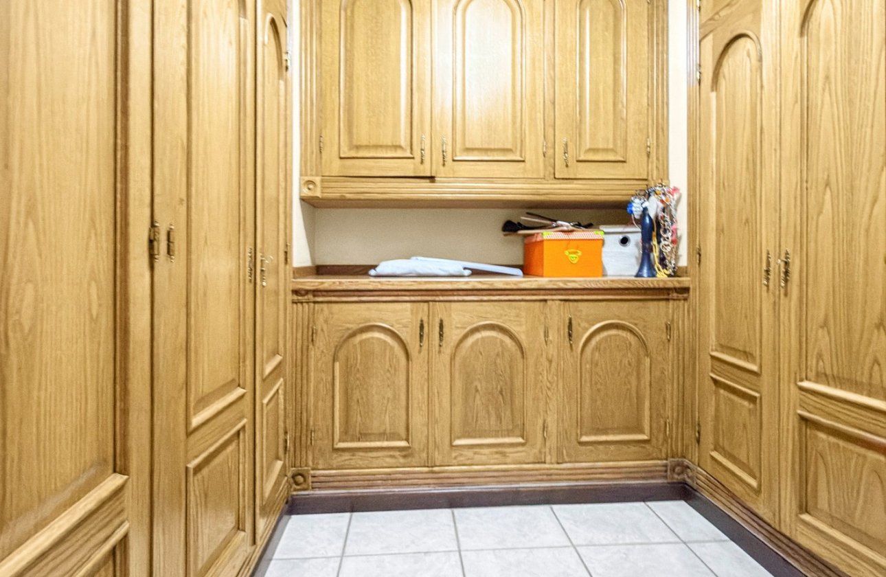 Resale - Villa -
Torrevieja - Costa Blanca