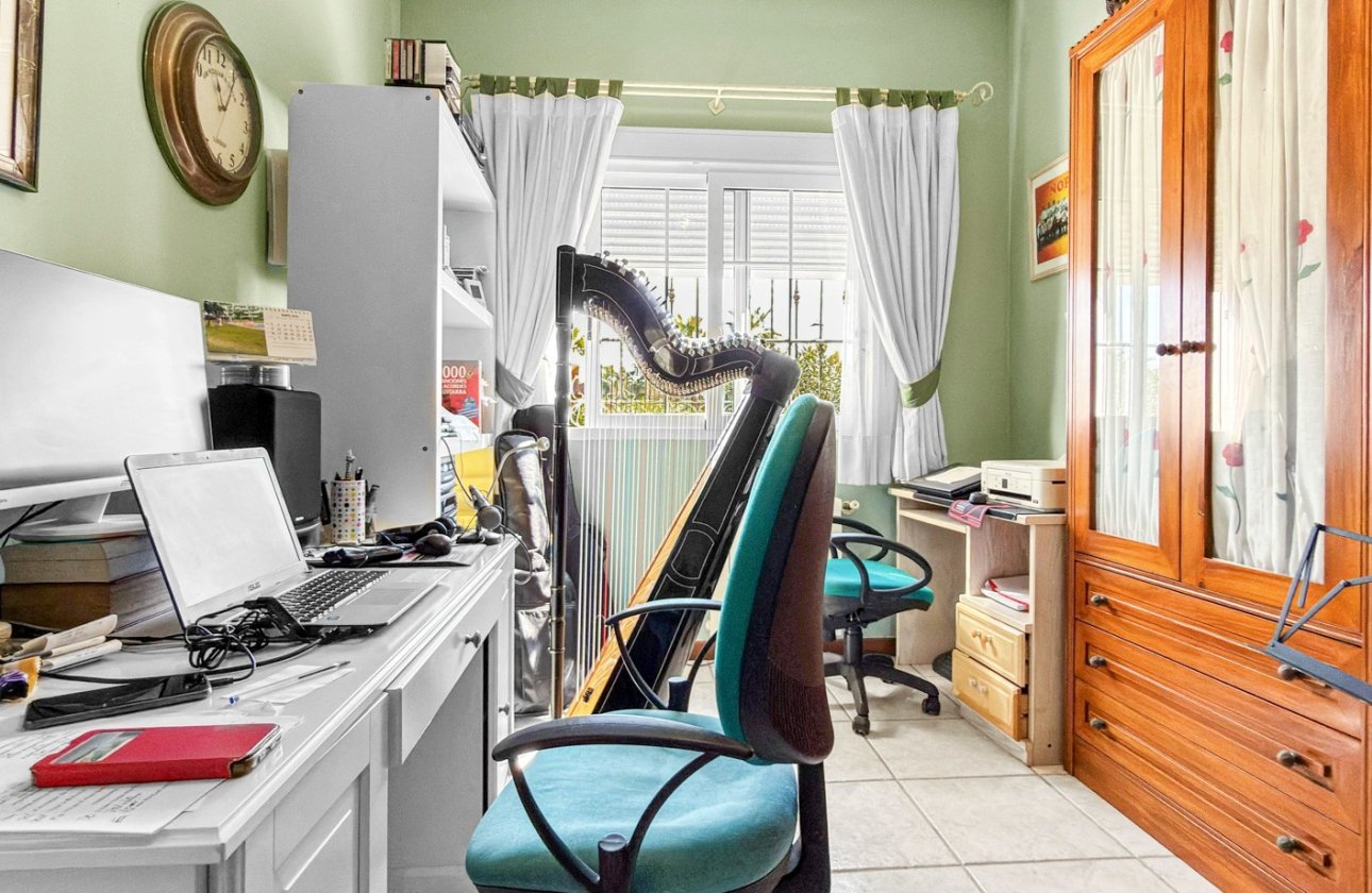 Resale - Villa -
Torrevieja - Costa Blanca