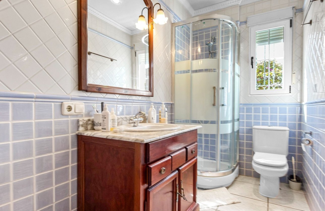 Resale - Villa -
Torrevieja - Costa Blanca