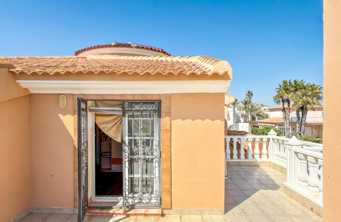 Resale - Villa -
Torrevieja - Costa Blanca