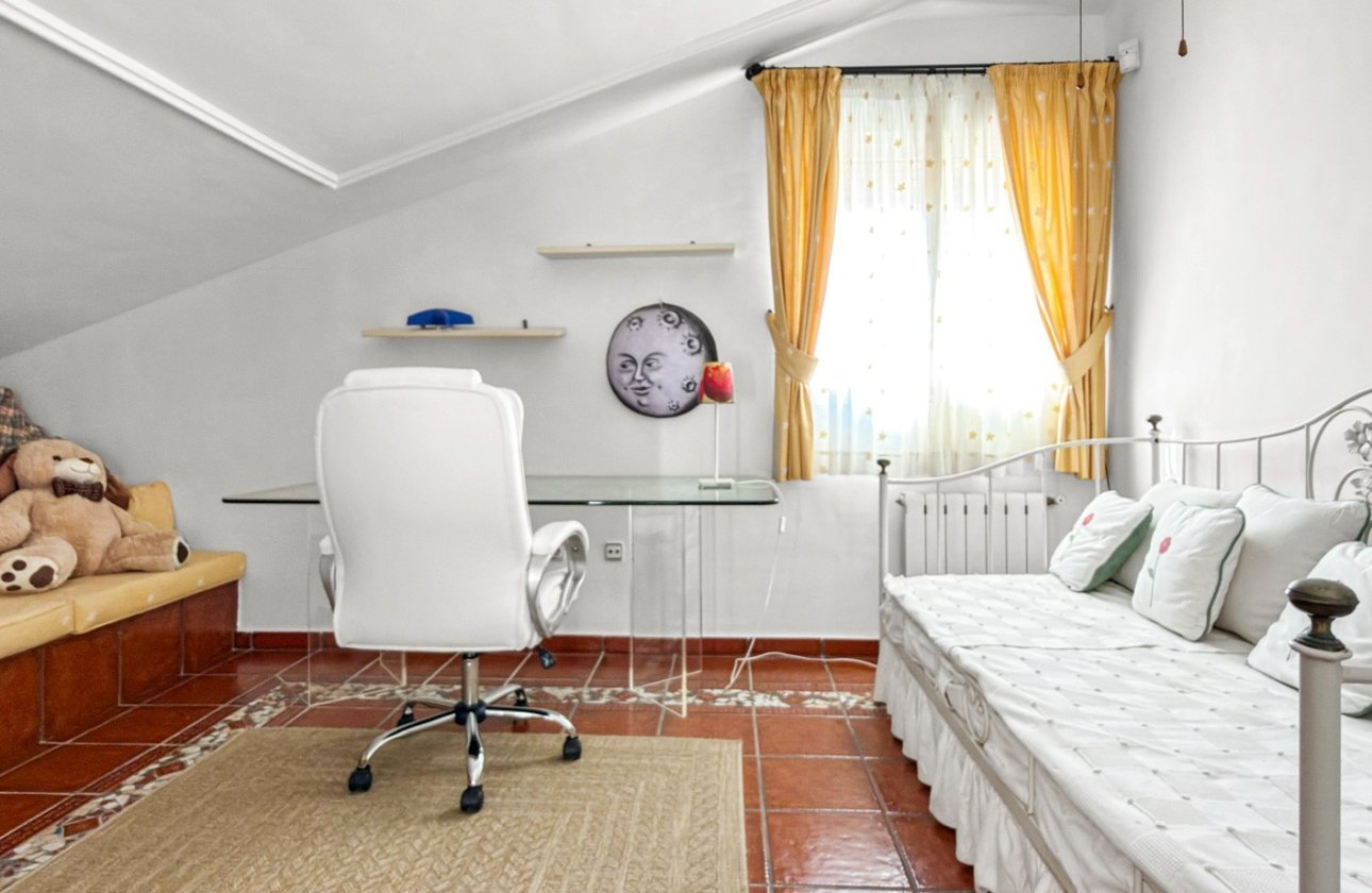 Resale - Villa -
Torrevieja - Costa Blanca