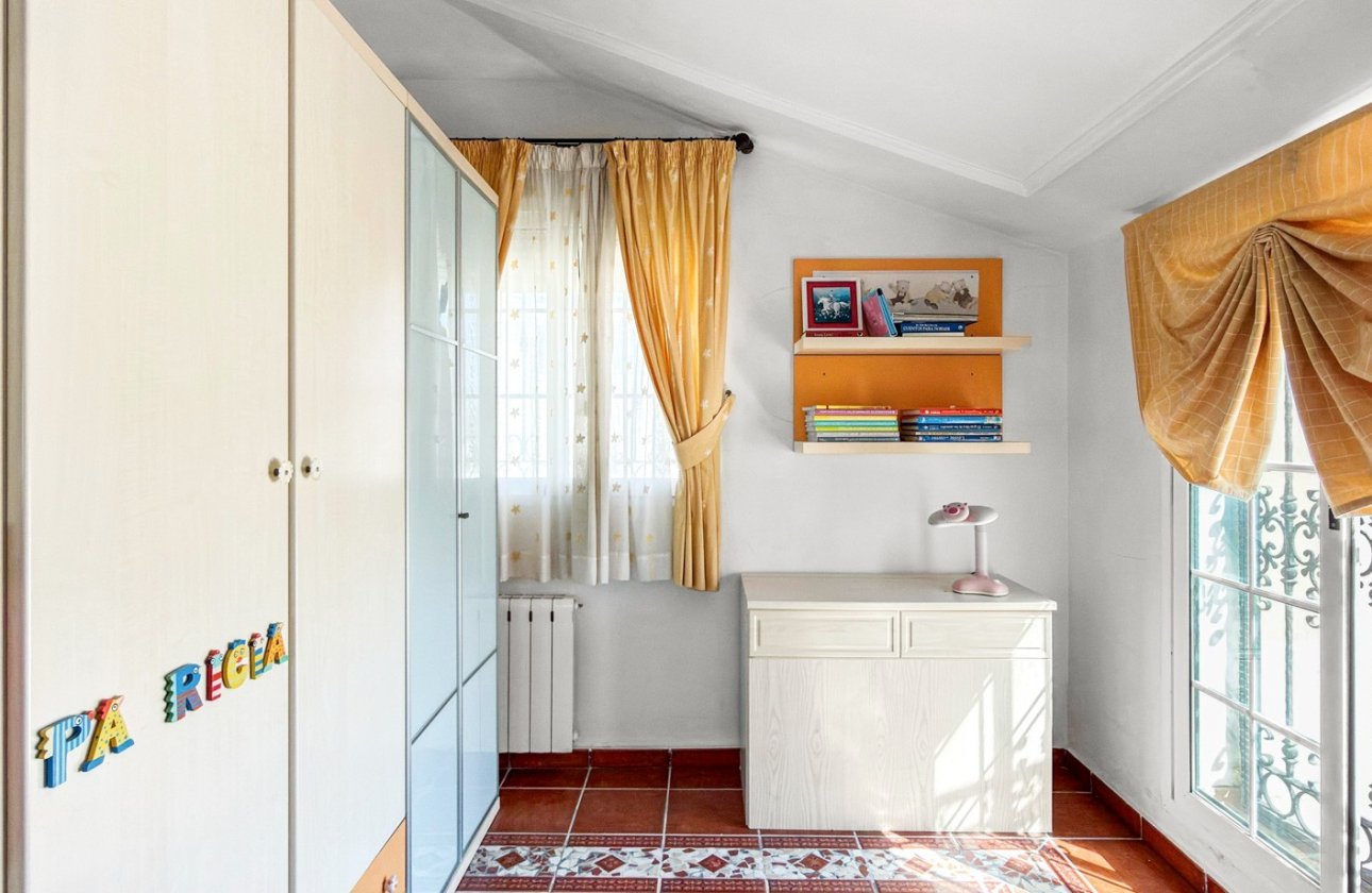 Resale - Villa -
Torrevieja - Costa Blanca