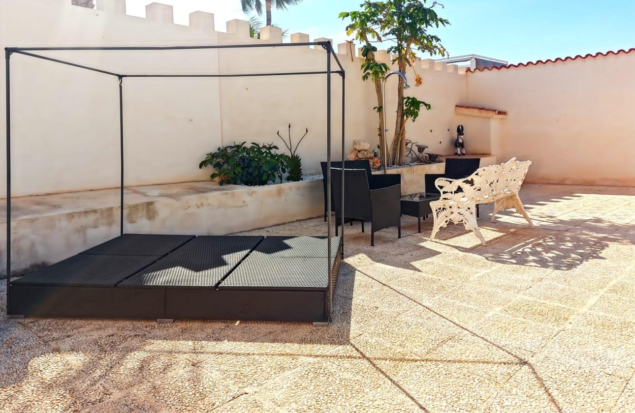 Resale - Villa -
Torrevieja - Costa Blanca