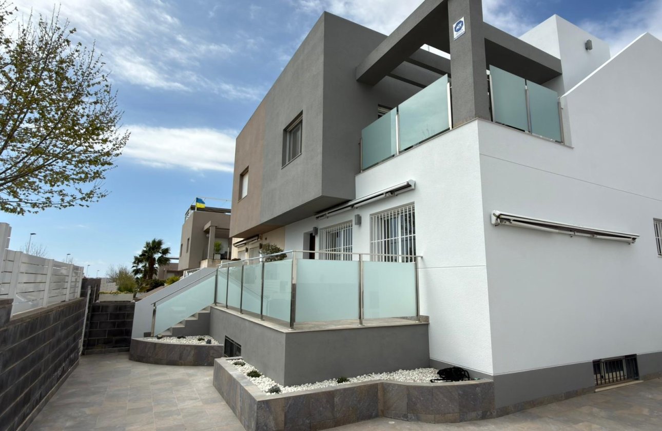 Resale - Villa -
Torrevieja - Costa Blanca
