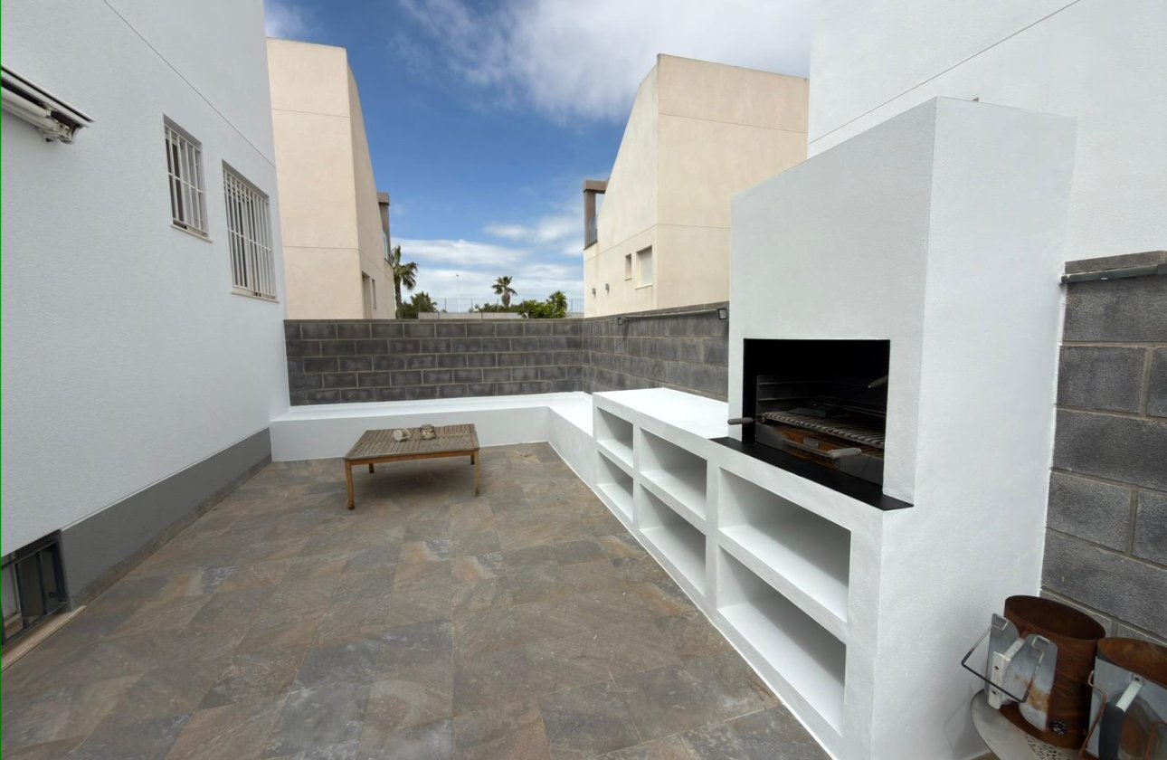 Resale - Villa -
Torrevieja - Costa Blanca